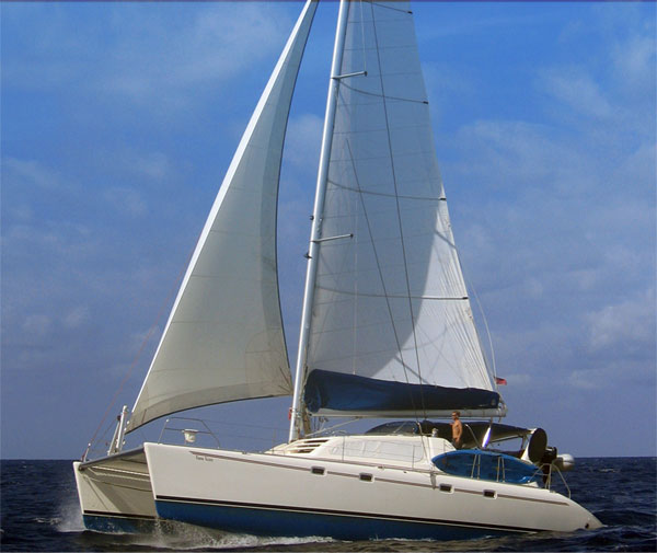 Fab Safaris catamaran Vaza Vezo sailing Fab Safaris catamaran Vaza Vezo sailing